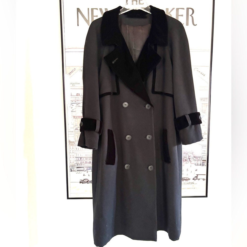 Vintage black winter trench coat with velvet trim and details size M